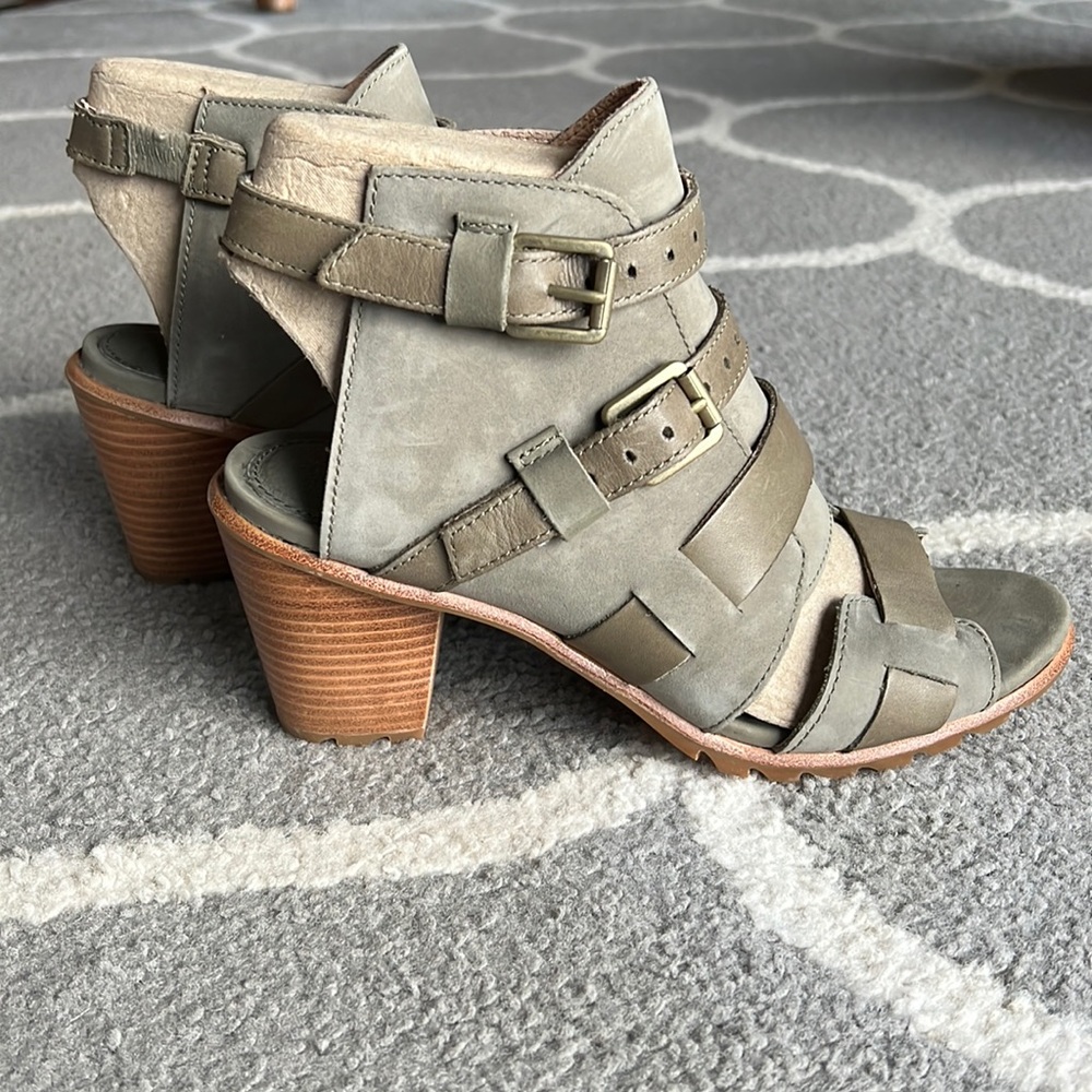 Sorel Olive Green Strappy Buckle Block Heel Sandals